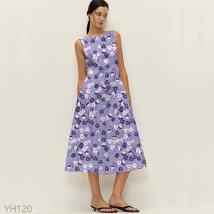 Tela de poliéster con estampado floral pequeño vintage Henry Textiles patrón clásico para blusas y Pijamas - Product Image 5