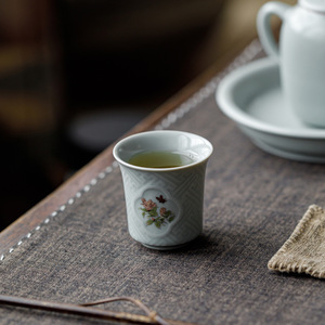 Taza de té de porcelana Guanlan Sky Blue Ru Kiln, taza cilíndrica individual para degustación, para el té de la tarde en casa, estilo chino moderno. - Product Image 3