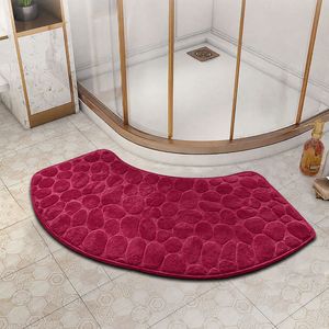 Tapis de bain Cangming en polaire corail, en forme d'éventail, antidérapant, absorbant, lavable, moderne, simple, pour salle de bain commerciale - Product Image 3
