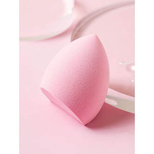 Éponge en forme de triangle de bouffée de maquillage de coupe de motif de goutte d'eau pour l'application et le maquillage de poudre - Product Image 1