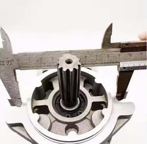 Aftermarket Dreifach-Hydraulik pumpe Bagger PC28UU-2 PC28UU Hydraulik pumpe 705-41-08100 für Komatsu 7054108100 <span class=keywords><strong>Pilot</strong></span> Zahnradpumpe - Product Image 4