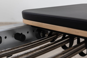 Reformer Pilates Pieghevole con Base in Alluminio, Macchina per Pilates per Cliniche di Fisioterapia - Product Image 5