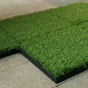 Fil monofilament à faible abrasion de la peau avec trous de drainage pour terrains de football en salle, gazon artificiel noir pour terrains de football - Product Image 2