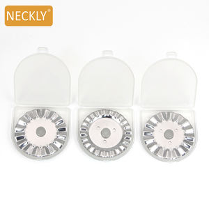 Вращающееся лезвие 28 мм, 45 мм, пластиковая ручка, сменный волнистый кружевной нож <span class=keywords><strong>SUS420J2</strong></span> - Product Image 3