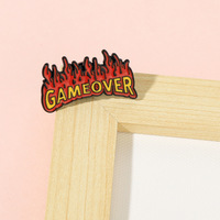 Broche et emblème unisexe personnalisés en alliage écologique électroplaqué, motif lettre anglaise de dessin animé 'Game Over' peinte, motif flamme