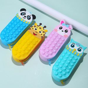 Estuche de Lápices Kawaii con Diseño de Dibujos Animados - Bolsa de Silicona para Lápices, Lindo y Antiestrés, para Útiles Escolares - Product Image 2