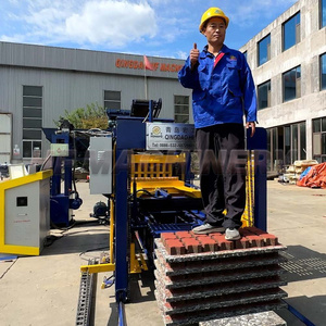 Máquina automática hidráulica para fabricar bloques de hormigón Qingdao <span class=keywords><strong>HF</strong></span> QT4-16, máquina para fabricar adoquines y ladrillos entrelazados, motor de fácil manejo. - Product Image 2
