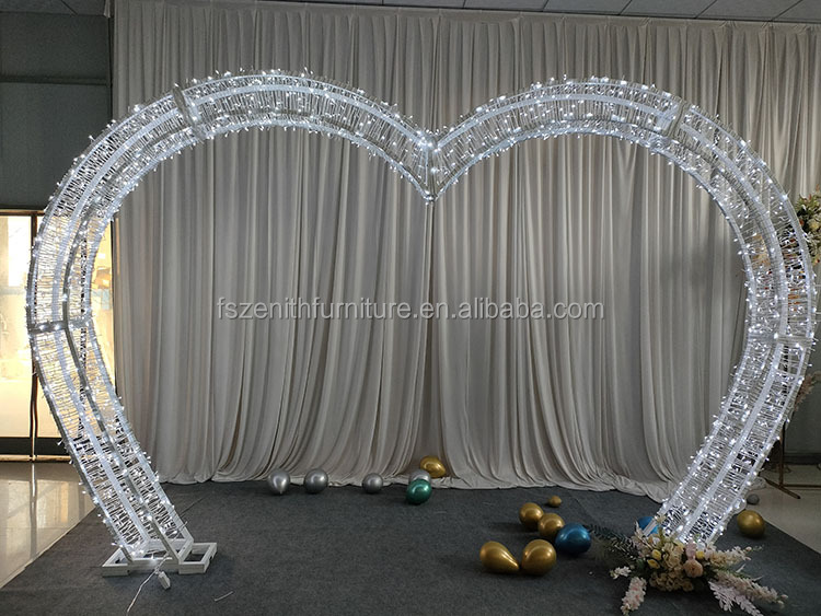 Porta decorativa ad arco dorato per matrimonio con un diametro di 2 m.-INHHUB