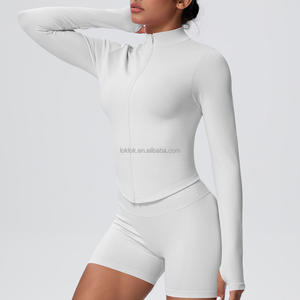 Conjunto Deportivo de 2 Piezas para Mujer de Alta Calidad, Secado Rápido, Ligero, Levanta Glúteos, Sin Costuras, con Logotipo Personalizado - Product Image 4