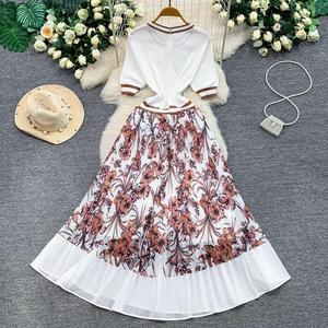 Robe mi-longue élégante pour femme, col rond, tricotée à rayures, coupe trapèze, en mousseline drapée, avec empiècements imprimés et taille élastique, idéale pour l'été - Product Image 3