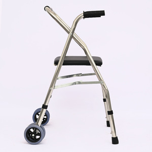 รถช่วยเดินแบบมีล้อพร้อมที่นั่งสำหรับผู้สูงอายุ ขนาดเดียว สีดำ - Product Image 2