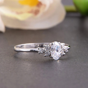 Anello Nuziale Ovale alla Moda per Donne, Elegante e Versatile Gioiello da Indossare Ogni Giorno - Product Image 6