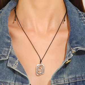 Collar de Cadena de Cuerda con Colgante de Corazón en Espiral Vintage, Joyería Boho con Pentagrama, Unisex, para Regalo - Product Image 3
