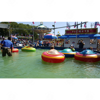 Bateau tamponneur électrique personnalisé OEM, durable, pour jeux aquatiques pour enfants, idéal pour parcs aquatiques et attractions.