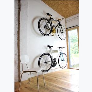 Porte-vélo personnalisé en métal noir et bois, support mural de rangement multifonctionnel pour casque avec serrure à clé, pour articles divers - Product Image 5