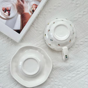 Tasses et soucoupes à café en céramique petites et peintes à la main à prix abordable – Qualité esthétique supérieure pour le thé de l'après-midi et les lattes - Product Image 6