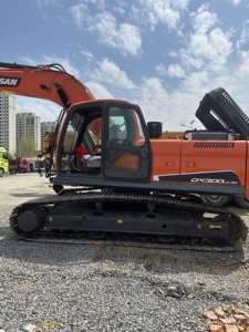 รถขุดไฮดรอลิกแบบตีนตะขาบ Doosan DX300 มือสอง ขนาด 30 ตัน เครื่องจักรสำหรับงานก่อสร้าง - Product Image 2
