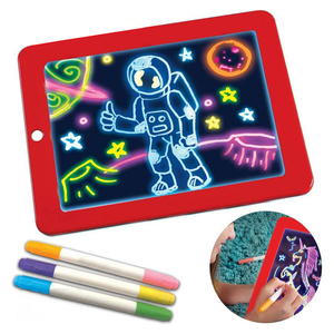 Almohadilla mágica de plástico con luz 3D 2025 con cepillo para bolígrafo, portapapeles para niños, tablero de arte creativo de escritura LED educativo - Product Image 1