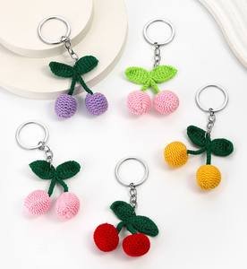 Nouveau porte-clés mignon en peluche douce et durable, tricoté au crochet, en forme de feuille de cerisier, fait main, petit pendentif pour sac ou voiture - Product Image 1
