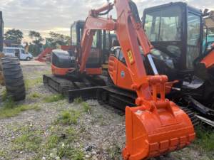 Miniexcavadora hidráulica Hitachi ZX50U con pintura original de fábrica, excavadora de cola corta para sitios de construcción estrechos - Product Image 1