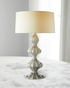 Lampe de table en verre élégante au design moderne, idéale pour le salon ou la chambre à coucher - Product Image 1