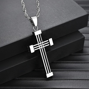 ARNAN Collier croix en acier inoxydable <span class=keywords><strong>Combinaison</strong></span> multicouche Pendentif <span class=keywords><strong>de</strong></span> couple hip-hop à la mode personnalisé pour hommes en acier inoxydable - Product Image 5
