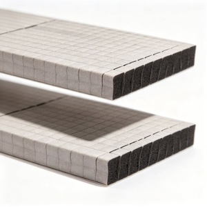 Tissu conducteur segmenté sur panneau de mousse avec fentes en grille pour blindage conforme sur les portes des coffrets de centres de données - Product Image 1