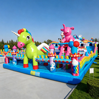 Grand combo de jeux gonflables sur le thème de la licorne avec toboggan et échelle d'escalade, château gonflable de qualité commerciale