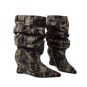 Bottines souples femmes Plaid Denim surdimensionné <span class=keywords><strong>large</strong></span> <span class=keywords><strong>mollet</strong></span> bout pointu sculptural talon compensé Grunge Style occidental - Product Image 5