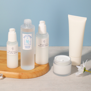 Bouteille en plastique <span class=keywords><strong>pour</strong></span> <span class=keywords><strong>le</strong></span> <span class=keywords><strong>visage</strong></span>, coffret de luxe, élégant, <span class=keywords><strong>pour</strong></span> lotions, produits cosmétiques, <span class=keywords><strong>pour</strong></span> <span class=keywords><strong>le</strong></span> <span class=keywords><strong>visage</strong></span>, existe en blanc, 1 pièce - Product Image 3