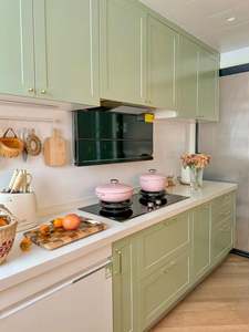 Armoire de cuisine multifonctionnelle de luxe vert vif, panneau en contreplaqué personnalisé, imperméable, facile à nettoyer, système de rangement intelligent - Product Image 2