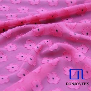 女性ドレスかわいい花柄シフォン生地ピンク100% ポリエステル生地ロール花切りジャカード付き - Product Image 1