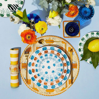 Service de vaisselle en porcelaine fine avec incrustations dorées florales, assiettes imprimées multicolores faites à la main pour les événements et les dîners de mariage et la décoration