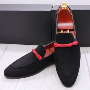 Nuevos estilos de zapatos, zapatos casuales de conducción en negro mate y verde, suaves y cómodos, zapatos de vestir y Oxford de cuero para hombre. - Product Image 2