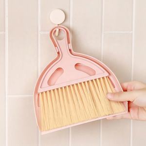 Mini juego de limpieza creativo A2931 para dormitorio y cocina, cepillo de limpieza de escritorio, escoba, recogedor, suministros de limpieza prácticos - Product Image 6