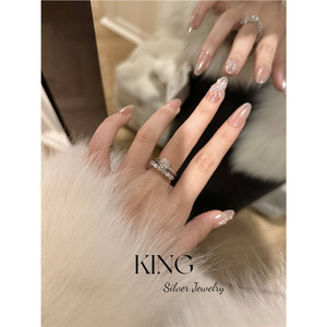 แหวนเพทายทรงกลมสำหรับผู้หญิง 1 กะรัต สไตล์เรขาคณิต เครื่องประดับหมั้น โทนสีเงิน ดีไซน์คลาสสิกแบบหกหนามเตย - Product Image 5
