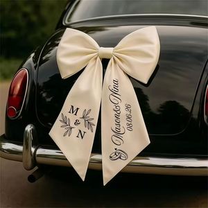 Ruban de voiture en satin blanc avec noms et date personnalisés, décoration de mariage romantique, cadeau pour la fête nuptiale - Product Image 1
