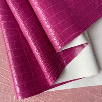 Cuir PVC à motif crocodile brillant et coloré, surface haute brillance, avec fond en tissu bouclé, matériau décoratif pour bagages, vente en gros