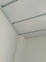 Maison préfabriquée modulaire en conteneur mobile portable avec structure modulaire et murs en panneaux sandwich