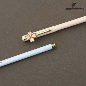 Bolígrafo de Metal con Trébol de Cuatro Hojas, Detalles en Dorado, para Regalos y Uso Diario - Product Image 3