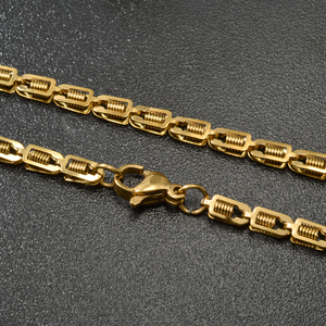 Collier fin en acier inoxydable plaqué or 18 carats pour femme, avec chaîne à maillons carrés creux et brillants, idéal pour les rendez-vous et les rassemblements. - Product Image 4