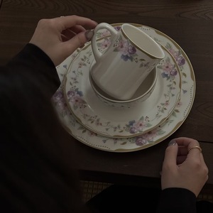 Vaisselle en céramique florale romantique <span class=keywords><strong>de</strong></span> style français du sud <span class=keywords><strong>de</strong></span> la <span class=keywords><strong>France</strong></span>, ensemble <span class=keywords><strong>de</strong></span> vaisselle colorée pour <span class=keywords><strong>café</strong></span> à la maison, avec assiettes et soucoupes - Product Image 2