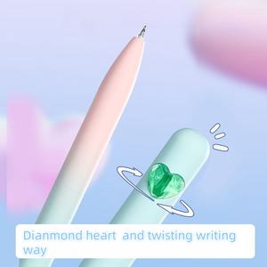 Nouveau <span class=keywords><strong>stylo</strong></span> gel torsadé de couleur dégradée en plastique doux au toucher avec coeur brillant largeur d'écriture de 0.5mm - Product Image 3