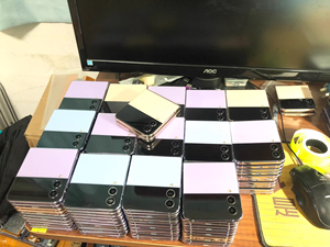 高品质Z Flip4原装批发热卖二手手机解锁5g智能手机Z Flip 4全球版 - Product Image 5