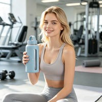 Bouteille d'eau en verre de grande capacité 800 ml pour l'extérieur, personnalisable, avec couvercle de protection et poignée, vente en gros d'usine