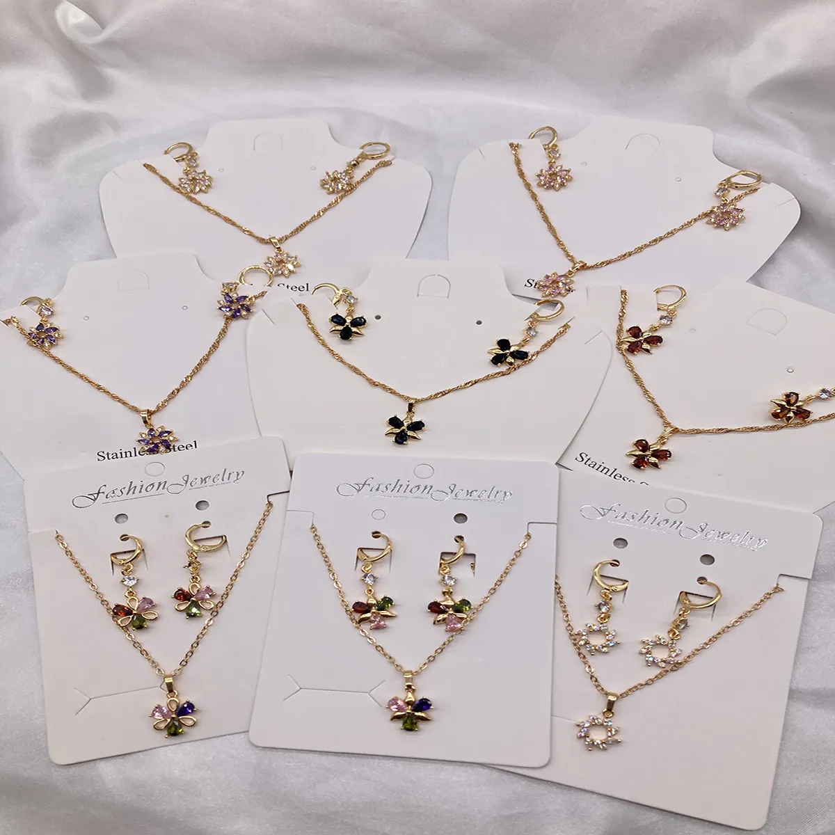 Conjunto de joyería de moda de Dubái para novia, collar y pendientes de circón colorido chapado en oro de 18k, conjunto de joyería