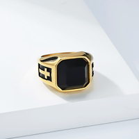 Bague Croix Hiphop Tendance en Acier Inoxydable Plaqué Or 18K avec Jade pour Hommes – Bijou de Mariage Inaltérable