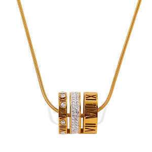 Collier Pendentif Tendance en Acier Inoxydable Plaqué Or 18K avec Chiffres Romains et Pavé de Diamants, Bijou de Soirée pour Femme - Product Image 5