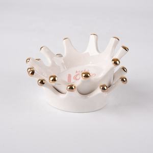 Dehua <span class=keywords><strong>gioielli</strong></span> in ceramica bianca espositore porta anello moderno a forma di <span class=keywords><strong>corona</strong></span> orecchini collana bracciali portagioie in ceramica - Product Image 4