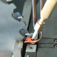 Pointes en carbure de tungstène brasées stellite lame de scie circulaire soudure par brasage de dents machine de brasage par induction hf avec radiateurs de refroidissement
